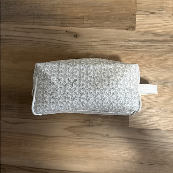 Goyard Ivory and Charcoal Travel Pouch - Picture 1 of 8